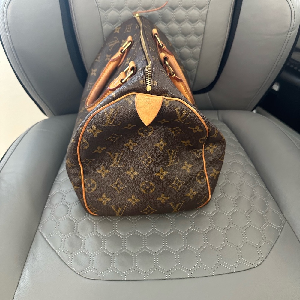 Louis Vuitton Vintage Speedy 30 - Picture 2 of 11